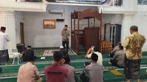 Jumat Keliling, Wakapolres Kampar  Imbau Warga Cegah Tawuran Remaja 