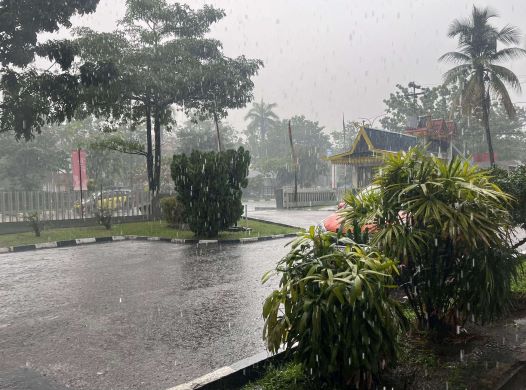 Hari Ini Hujan Guyur Wilayah Riau Sebagian Disertai Angin Kencang 