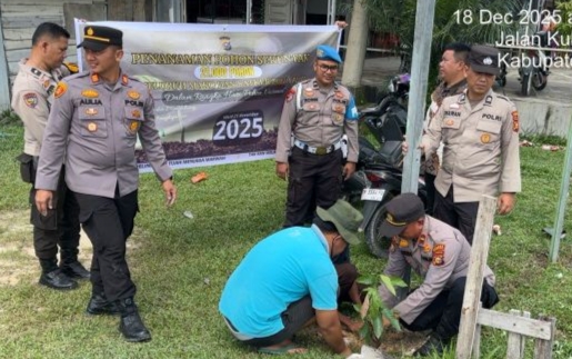 Polsek Tambang Tanam Pohon Jelang Nataru Dukung Green Policing 
