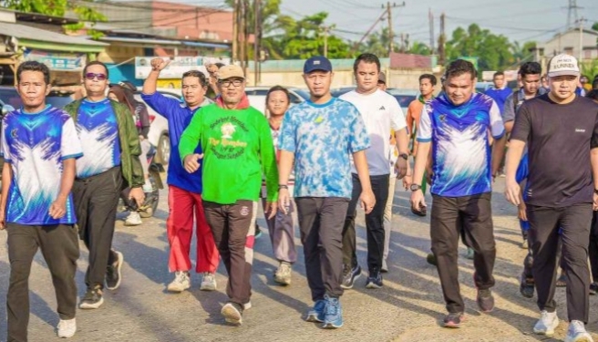 HUT Pekanbaru ke 242, Wako Ikuti Jalan Santai Bersama Ribuan Masyarakat 