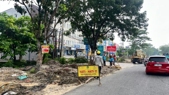 Jalan Tuanku Tambusai Pekanbaru Diperlebar,  Ditargetkan Selesai Desember