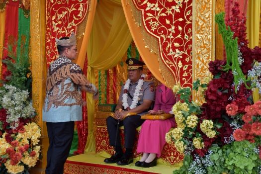 Sekda Riau Hadiri Sertijab dan Tepuk Tepung Tawar Sambut Kapolda Baru