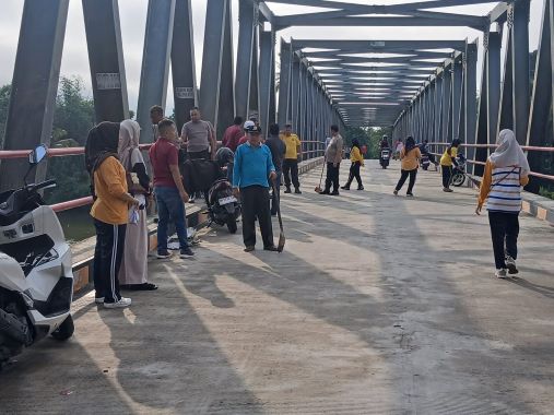 Lintas Sektor Dua Kecamatan Goro di Jembatan Limau Manis Kampar