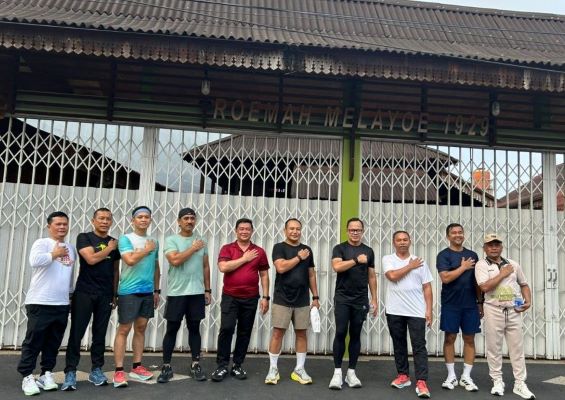 Lari Pagi Bersama Wamendagri Gubri Ajak Masyarakat Memulai Hari dengan Olahraga