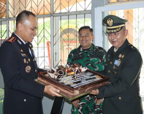 HUT ke-81 TNI, Kodim 0301 Dapat Surprise dari Kapolresta Pekanbaru