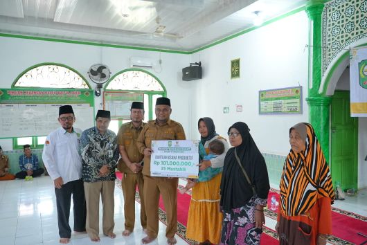 Serahkan Zakat Konsumtif, Wabup Siak: Semoga Mustahik Menjadi Muzaki